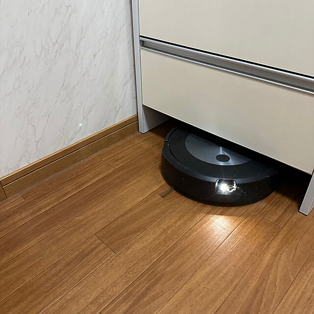 mizuyoのアイロボット（IRobot）-アイロボット(IRobot)ルンバ j7+ ロボット掃除機 カーペット用 アイロボット障害物を回避 物体認識 自動ゴミ収集 wifi対応 マッピング 自動充電・運転再開 吸引力 J755860 Alexa対応の家具・インテリア写真
