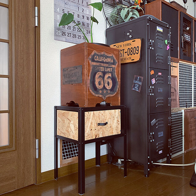 nisannisan39のイケア-【IKEA -イケア-】KNARREVIK -クナレヴィーク- ベッドサイドテーブル ブラック 37x28 cm (805.763.19)の家具・インテリア写真