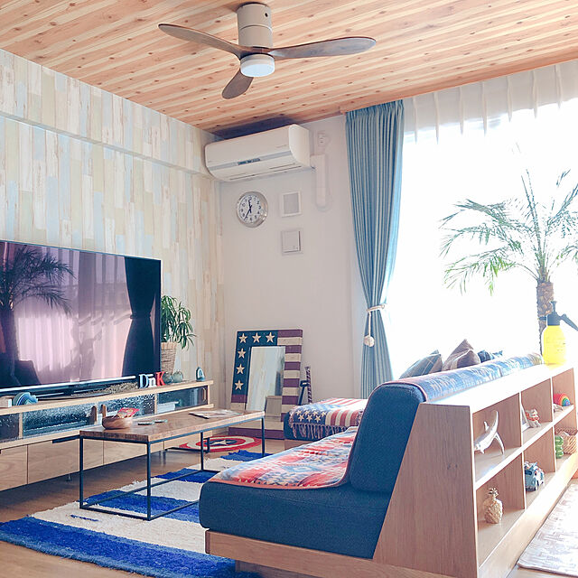NUIの-スプレム TVボード 2000 splem TV board 2000 50インチ 60インチテレビにぴったりのオーク材の木目が美しい日本製スライドボード テレビボードの家具・インテリア写真
