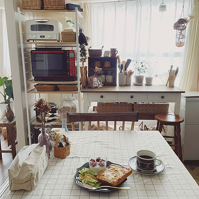 sakuraの-ガラスキャビネット ナインマーケ　パイン　キッチンキャビネットラック カップボード ミニ食器棚 調味料入れの家具・インテリア写真