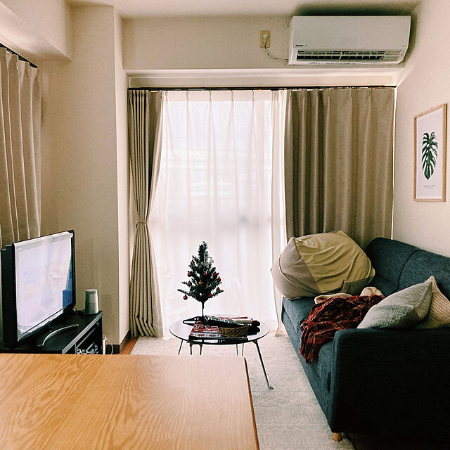 mokoのニトリ-3人用布張りソファ(NポケットA4R DR-GY/脚LBR) の家具・インテリア写真