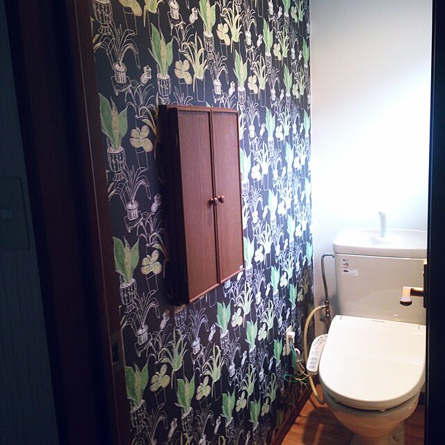 kurochan1109の-【壁紙】【のり無し】黒を基調とした緑の映える絵画のような色調 フラワー調壁紙 シンコール __nbb8784の家具・インテリア写真