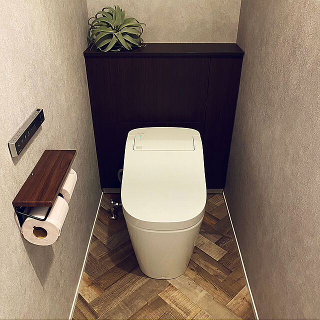 H.Oの-トイレットペーパーホルダー 2連 おしゃれ トイレ用品 トイレ インテリア 棚付き 北欧 モダン シンプル ペーパーホルダー 2連式の家具・インテリア写真