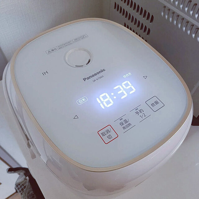 minの-パナソニック｜Panasonic 炊飯器 ホワイト SR-KT060-W [3.5合 /IH]の家具・インテリア写真