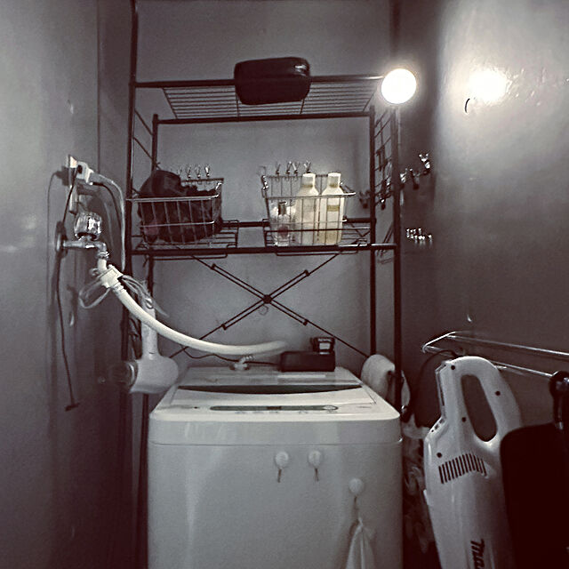 tsukaharuのニトリ-洗濯機ラック バスケット台付き(ブラック) の家具・インテリア写真