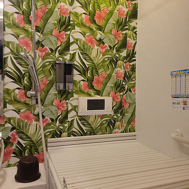 mayの-壁紙 シール ボタニカル 巾52cm×5.4m リメイクシート 防水 浴室 壁紙 貼ってはがせる壁紙 賃貸OK 風呂 植物 緑 青 花 NU WALLPAPER 壁紙屋本舗の家具・インテリア写真