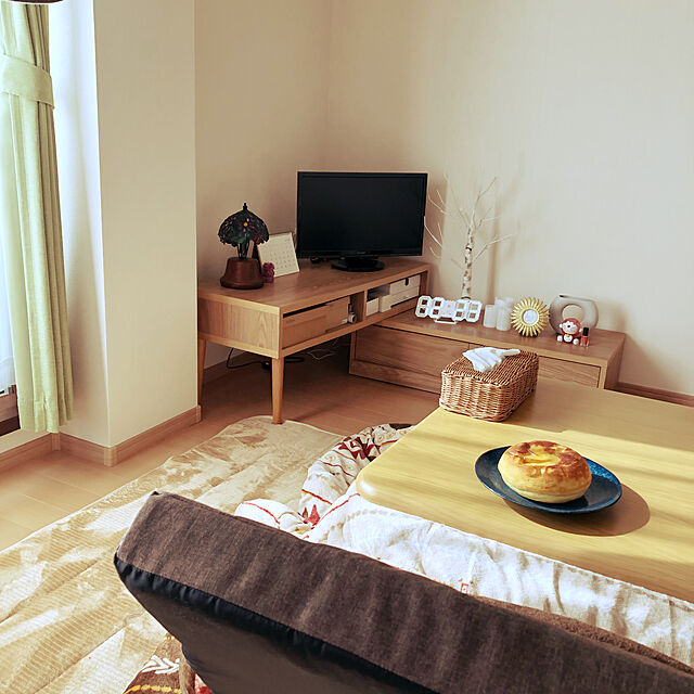 reiのニトリ-伸長式テレビ台(108-199cm ナチュラル) の家具・インテリア写真