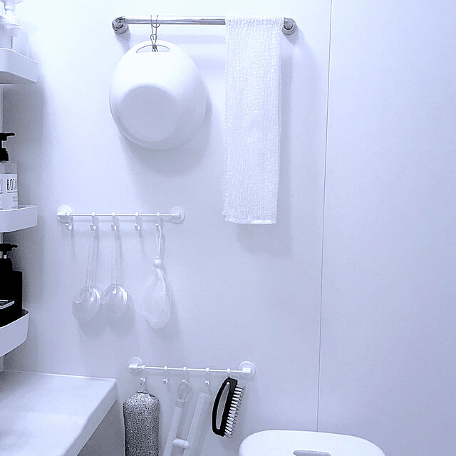 mikiのオーエ-バスルームがすっきり！ お得な4点セット お風呂洗い QQQ バスクリーナー 【フッキングブラシ + フッキングスポンジ + スリムスキージー + ポイントブラシ】バスタブ タイル シンプル 白 おしゃれ 浴槽 風呂 掃除 i17の家具・インテリア写真