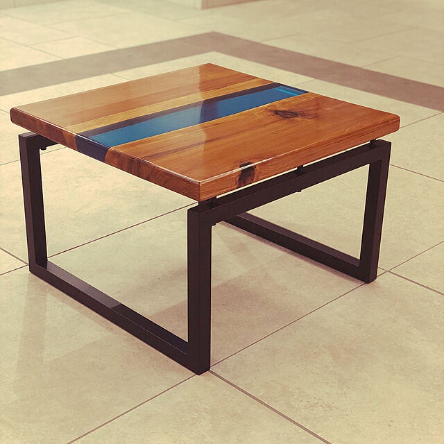 ozcraftの-ozcraft[リバーテーブル] テーブル センターテーブル リバーテーブル ローテーブル エポキシ ウッドテーブルの家具・インテリア写真