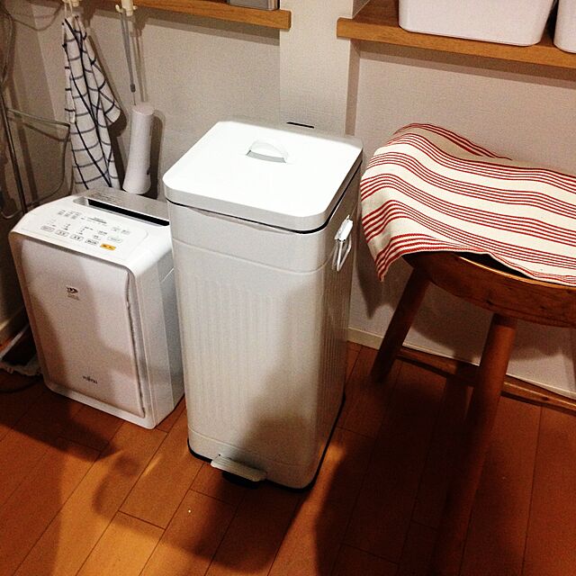 nozomiyaのハット株式会社-30L ペダル式 ペール ゴミ箱 スクエア ホワイトの家具・インテリア写真