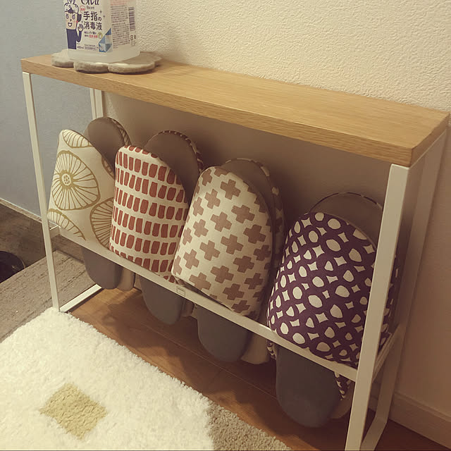 山崎実業 スリッパラック スリム 天板付きスリッパラック Tower タワー 玄関 収納 棚 コンソールテーブル 北欧 おしゃれ シンプル ウッド 木目のレビュー クチコミとして参考になる投稿8枚