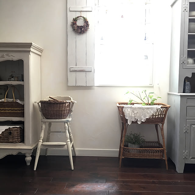 本棚 ブックシェルフ ディスプレイラック シャビーシック アンティーク カントリーコーナー Country Corner Romance 3段シェルフ 白家具 フレンチシック コレクションラック アンティーク風 フレンチカントリー 姫系のレビュー クチコミとして参考になる投稿6枚 本棚 ブックシェルフ ディスプレイラック シャビーシック アンティーク カントリーコーナー Country Corner Romance 3段シェルフ 白家具 フレンチシック コレクションラック アンティーク風 フレンチカントリー 姫系のレビュー クチコミとして参考になる投稿6枚