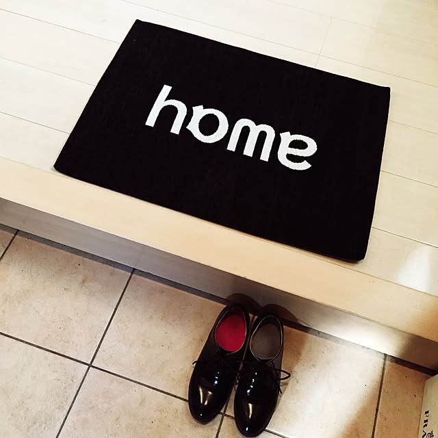 写真付きレビュー 玄関マット あす楽14時まで Floyd Home Away Rug Fl24 フロイド ホーム アウェイ ラグ 70 50cm玄関マット 室内 北欧 洗える おしゃれ 英語 英字 英単語 生活用品 雑貨 引っ越し 女性 男性 カーペット プレゼント ラグマット 母の日 オシャレ