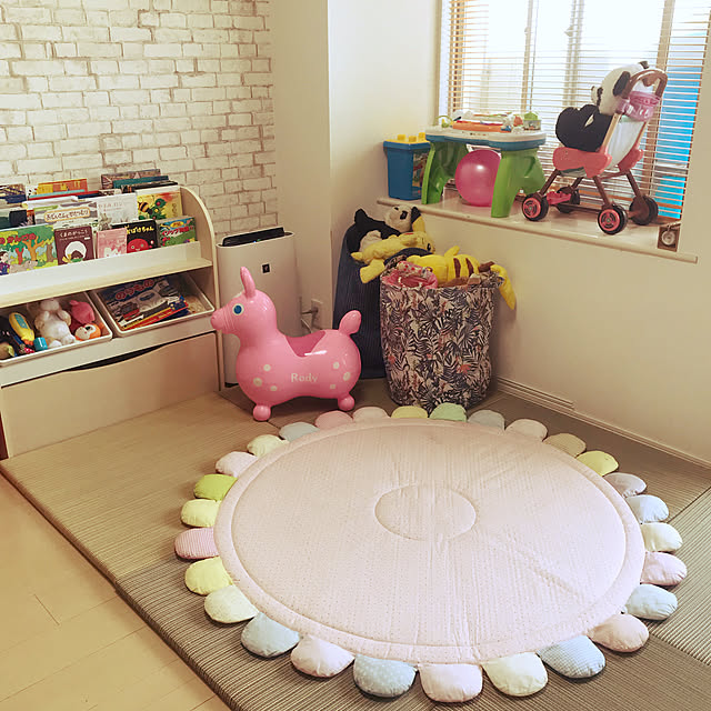 写真付きレビュー 夏物商品半額セール中 cm大きくなったサニーマット 出産祝い 月齢フォトに人気 ラージ 直径1cm ベビー ラグ マット ベビーマット 赤ちゃん 洗える 滑り止め ごろ寝マット ごろ寝アート プレイマット はいはい インスタ映え Sns ギフト プレゼント 写真付きレビュー 夏物商品半額セール中 cm大きくなったサニーマット 出産祝い 月齢フォトに人気 ラージ 直径1cm ベビー ラグ マット ベビーマット 赤ちゃん 洗える 滑り止め ごろ寝マット ごろ寝アート プレイマット はいはい インスタ映え Sns ギフト プレゼント