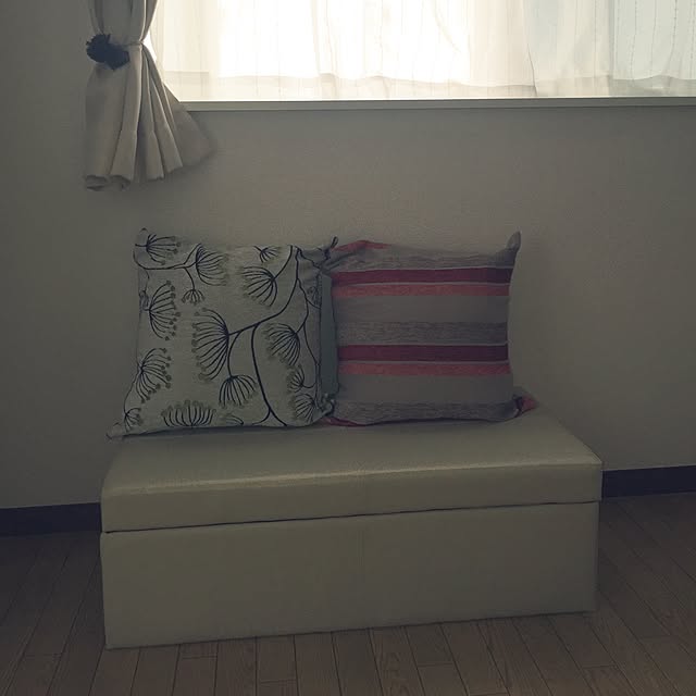 ベンチ ソファ 収納付 スツール ボックス ベンチソファ ベンチソファー オットマン ソファー 収納 椅子 イス いす 蓋つき 収納ボックス トランク ベンチ ボックススツール トランク 収納スツール リビング収納 おしゃれのレビュー クチコミとして参考になる投稿1枚