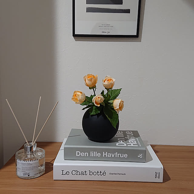 Cooee Design 花瓶 ボール フラワーベース 10cm ブラック 黒 おしゃれ 陶器 一輪挿し 北欧 モダン Nest クーイー クーイーデザイン スウェーデンのレビュー クチコミとして参考になる投稿72枚 Roomclipショッピング