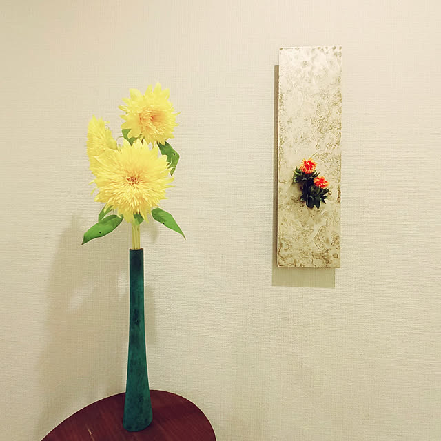 花瓶 一輪挿し On The Wall Mini 折井 ブルー フラワーベース 伝統工芸 モメンタムファクトリー Orii 壁掛け オリイブルー インテリア エメラルドブルー 花器 タペストリー型 富山県 高岡市 送料無料のレビュー クチコミとして参考になる投稿1枚