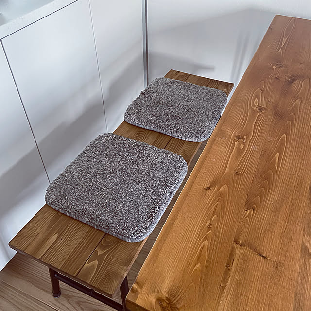 四角形 ラグ 低反発シャギーチェアパッド Ne 四角35 35cm マット 低反発 シャギー チェアパッド ふわふわ 子供部屋 北欧 ラグマット シャギーラグ 洗える カーペット チェアマット 角 角型 かわいい おしゃれ リビング インテリア プレゼント プチギフト のレビュー