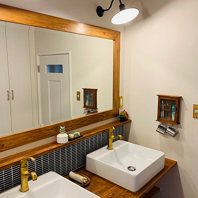 造作洗面台 大きな鏡 洗面ボウル ２ 真鍮蛇口 バスルーム などのインテリア実例 19 01 15 17 57 15 Roomclip ルームクリップ