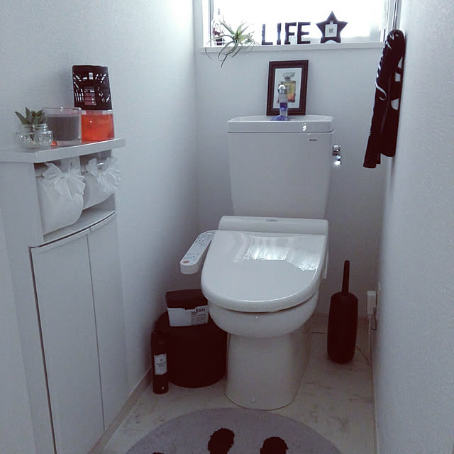 スマイル ラグマット ニコちゃん にこちゃん 全11カラー 送料無料 マット 円形 ニコちゃんマーク 西海岸インテリア アメリカン雑貨 雑貨 玄関マット キッチンマット バスマット 丸型 ラウンドマット おしゃれ 可愛い プチプラ のレビュー クチコミとして参考になる投稿