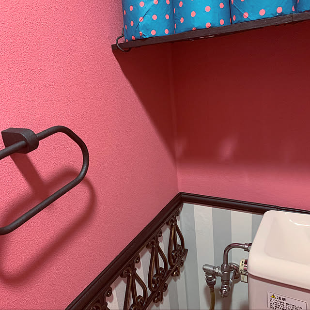 写真付きレビュー 壁紙 ピンク のり付き 無地 壁紙 クロス 桃色 6柄から選べる 1m単位 切り売り 生のりつきだから届いてすぐ貼れる 国産壁紙 貼り替え リフォーム 壁紙屋本舗の通販商品 口コミ情報 Roomclipショッピング