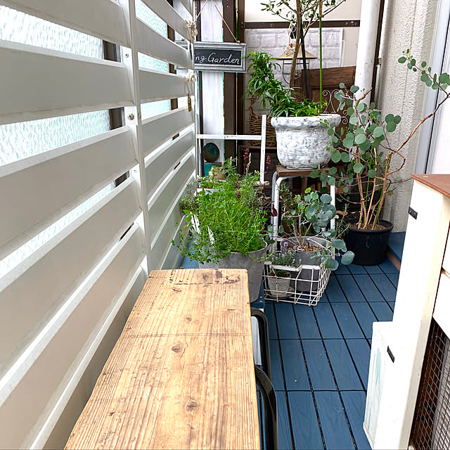 店内最大45倍 Art Stone コンテナ ラウンド S プランター 植木鉢 底面 給水 鉢 軽い 軽量 プラスチック おしゃれ シンプル ガーデニング 室内 屋外 ベランダ菜園 家庭菜園 野菜 Amabro アマブロ のレビュー クチコミとして参考になる投稿11枚 店内最大45倍 Art Stone コンテナ ラウンド S プランター 植木鉢 底面 給水 鉢 軽い 軽量 プラスチック おしゃれ シンプル ガーデニング 室内 屋外 ベランダ菜園 家庭菜園 野菜 Amabro アマブロ のレビュー クチコミとして参考になる投稿11枚