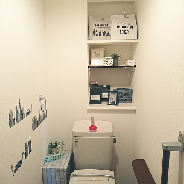 小林製薬 液体ブルーレットおくだけ きらめく彩りの花 はなリウム トイレタンク芳香洗浄剤 エッセンシャルミュゲの香り 本体 70mlのレビュー 口コミ として参考になる投稿2枚