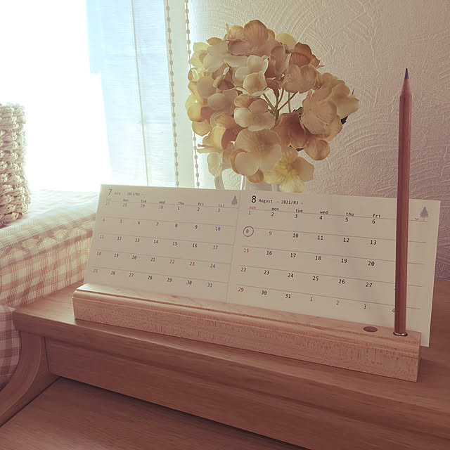 卓上カレンダー22 S 4月始まり 名入れ可 ノベルティ 木製 シンプル おしゃれ 木製スタンドとカレンダーのセット品 のレビュー クチコミとして参考になる投稿5枚 Roomclipショッピング