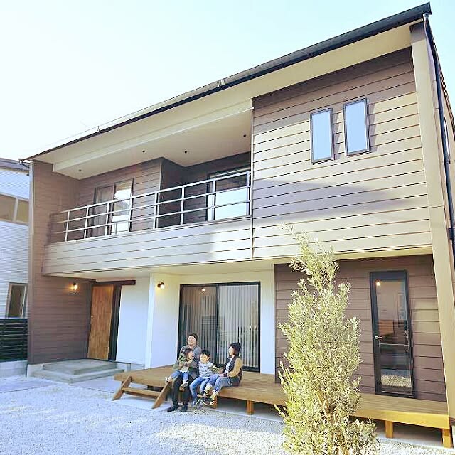 玄関 入り口 外観 ガルバリウム ガルバリウム 茶色 エバールーフ などのインテリア実例 17 04 28 39 09 Roomclip ルームクリップ