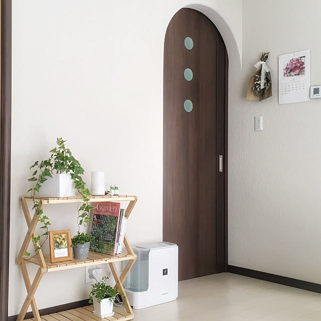 壁 天井 観葉植物 塗り壁 引き戸 アール下がり壁 などのインテリア実例 18 06 01 33 57 Roomclip ルームクリップ