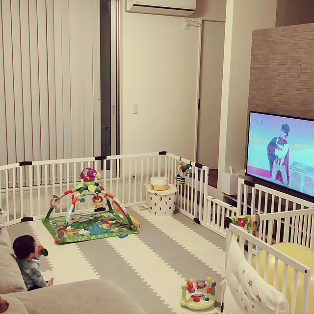リトルプリンセス ママ割登録でp2倍 I Love Baby アイラブベビー 抗菌 ジョイントマット サイドパーツ付 グレー フロアマット プレイ マット パズルマット 厚手 ベビーマット おしゃれ 北欧 ノンホルム 床暖房対応 床暖房対応 保育園 床 マット あす楽対応 送料
