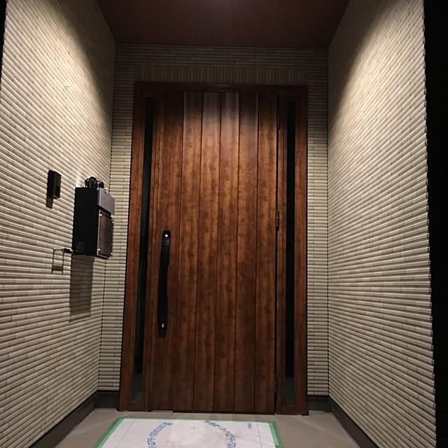 玄関/入り口/玄関ドア/夜/LIXIL/新築建築中/タイル壁のインテリア実例 20160108 1841