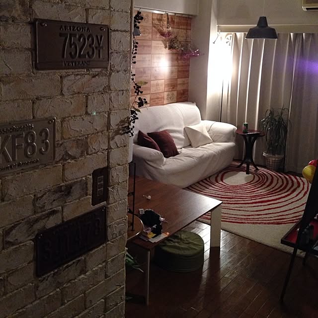 リビング 夜 壁紙 発泡スチロールのレンガ壁 スナフキン などのインテリア実例 14 08 03 02 35 03 Roomclip ルームクリップ