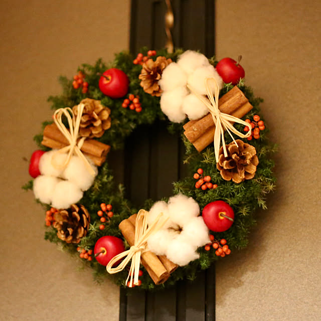 写真付きレビュー ありそうでなかった 本物のクリスマスリース から 時を経て 長く愛される 定番デザイン へ レギュラー サイズ 25cm 15時迄のご注文であす楽 送料無料 玄関 北欧 材料 おしゃれ ナチュラル ホワイト 特大 コットン プレゼント 有料