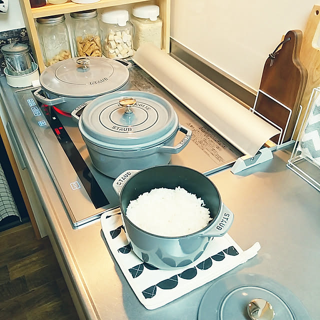 ストウブ Staub ピコ ココット ラウンド 22cm グラファイトグレー ホーロー 鍋 Cocotte Round 北海道 沖縄は別途540円加算 Stb25 ギフト のし可 ストウブのレビュー クチコミとして参考になる投稿5枚 Roomclip ルームクリップ ストウブ Staub ピコ ココット ラウンド 22cm グラファイトグレー ホーロー 鍋 Cocotte Round 北海道 沖縄は別途540円加算 Stb25 ギフト のし可 ストウブのレビュー クチコミとして参考になる投稿5枚 Roomclip ルームクリップ