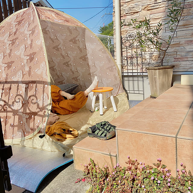 ポップアップテント ワンタッチテント 送料無料 テント ワンタッチ おしゃれ かわいい ポップアップ 簡単 軽量 小型 一人用 2人用 二人用 3人用 ワイド Uvカット メッシュ 防水 キャンプ アウトドア レジャー バーベキューのレビュー クチコミとして参考になる投稿2枚