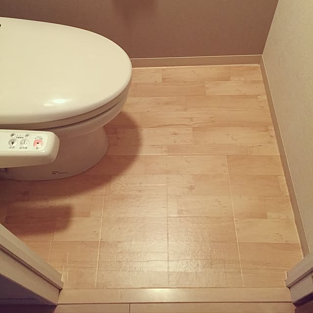 送料無料 防水模様替えシート トイレ床全面用 ベージュ 90cm 0cm Bktw 900 同梱不可 貼って剥がせる お手入れ 薄いのレビュー クチコミとして参考になる投稿3枚