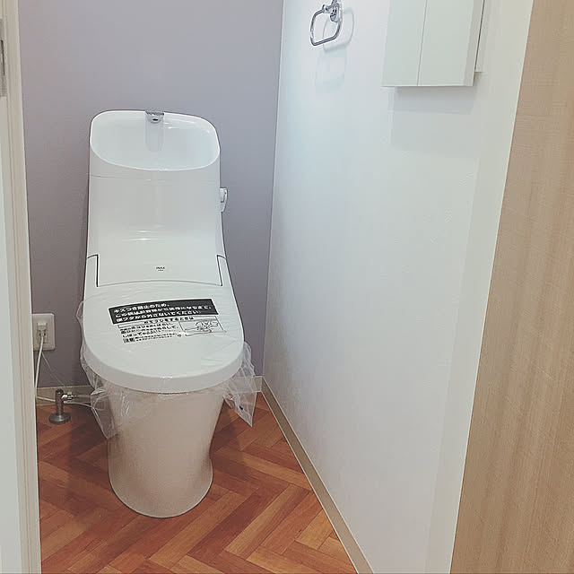 バス/トイレ/ヘリンボーン/アクセントクロス/トイレの床/トイレの壁/トイレのインテリア実例 201905