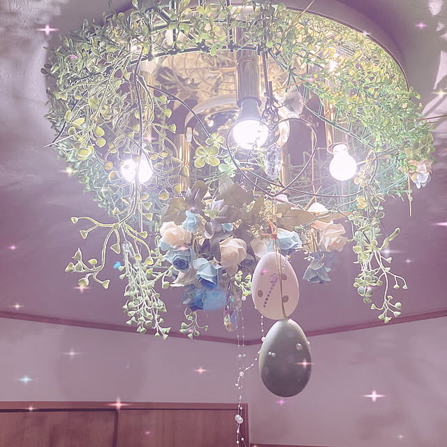 写真付きレビュー シーリングライト Bloom Lc ブルーム 5灯 Led対応 シャンデリア リビング用 居間用 6畳 8畳 10畳 ダイニング用 ゴールド ホワイト 寝室 ベッドルーム 洋室 姫系 おしゃれ 照明 明るい ライト かわいい プルスイッチ 紐 花柄 プルメリア ゴージャス