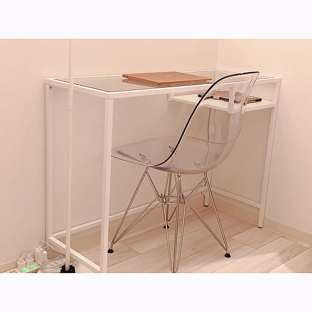 Ikea イケア Vittsjo ヴィットショー ガラス ラップトップテーブル ブラックブラウン ホワイト 白 100cm X 74cm X 36cm デスク 北欧 北欧家具 おしゃれ テーブルのレビュー クチコミとして参考になる投稿13枚 Roomclip ルームクリップ