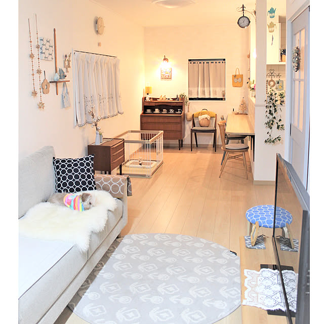 写真付きレビュー ラグ ふわもこ 北欧 130 185cm Cucan ミルクホーム Milkhome 韓国インテリア ラグ 小さめ おしゃれ 韓国 ラグ 滑り止め 手洗い 北欧 ラグ 雲 クラウド 花 赤ちゃん ベビー 子供部屋 グレー ふわふわ ウレタン 小さい カーペット 1 5畳の通販商品