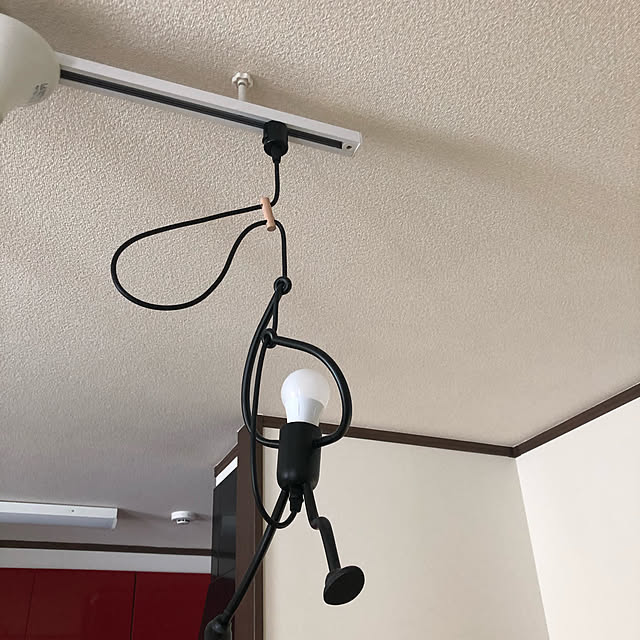 億兆堂 Roki 2 人型ライト ダクトレール式 1灯 ペンダントライト 吊り下げ照明 インテリア Led対応 E26口金 個性的 室内照明 間接照明 モダン シンプル おしゃれ 飾り 芸術設計 引っ掛け式 照明器具 天井照明 シンプル かわいい 子供部屋 台所 居間 ロフト カフエ 工事