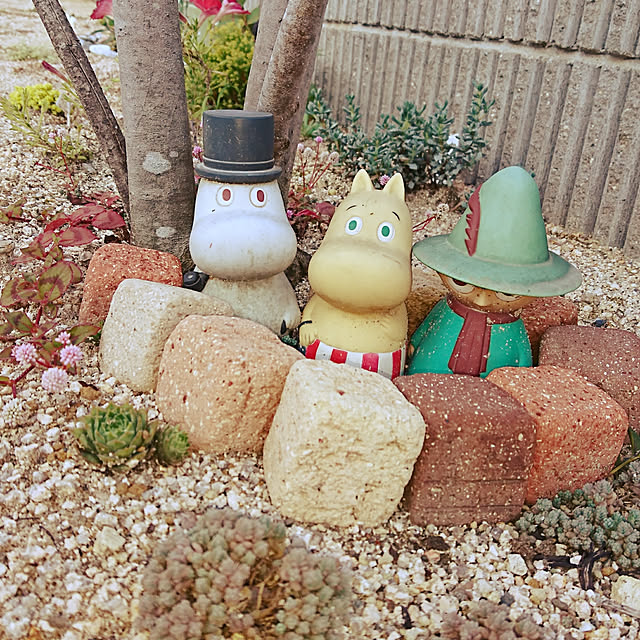 キューブレンガ W5 L5 H5cm 30個セット レンガ 花壇 ブロック レンガブロック 敷き アンティーク 花壇材 Diy 庭 ガーデン エクステリア ガーデニング 送料無料 のレビュー クチコミとして参考になる投稿1枚