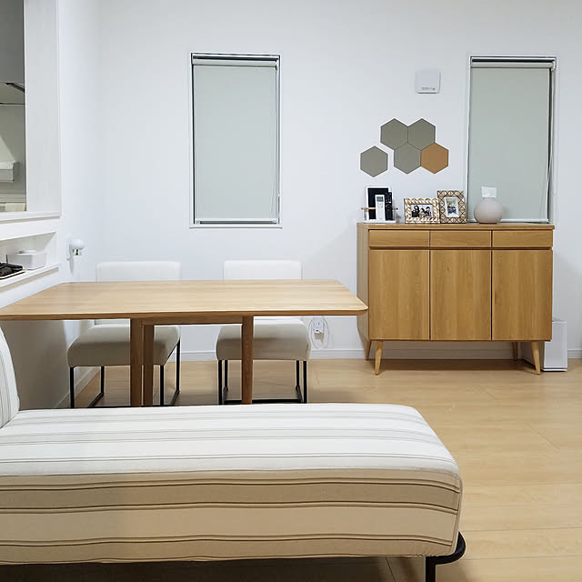 北欧ヴィンテージシリーズ 幅74 脚付きキャビネット リビングキャビネット 天然木脚 扉付き タンス チェスト ローチェスト 棚 おしゃれ 80幅 木製 オーク 北欧家具リビング収納 収納 引き出し 箪笥 70幅