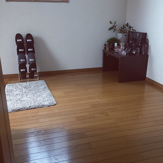 玄関/入り口/ガジュマル/香水大好き/香水瓶が好き♡/香水コレクション/香水を飾る&hellip;などのインテリア実例 20170902 22
