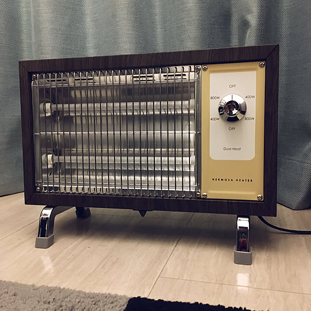 ヒーター Hermosa ハモサ レトロヒーター ウォールナット 電気ストーブ レトロ おしゃれ かっこいい 男前インテリア 西海岸 レトロ 温かい 小型 コンパクト 石英管 ヒーター 400w 800w 脚元 リビング キッチン Rh 003 Walのレビュー クチコミとして参考になる投稿4枚