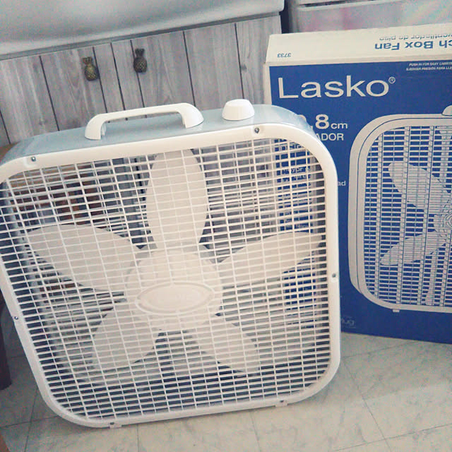 メルクロス Lasko ラスコ ボックスファン インチ サーキュレーター 扇風機レトロ ボックス扇風機 四角 扇風機 フロアファン デザイン おしゃれ 雑貨 Fobcoop フォブコープのレビュー 口コミとして参考になる投稿6枚 メルクロス Lasko ラスコ ボックスファン インチ サーキュレーター 扇風機レトロ ボックス扇風機 四角 扇風機 フロアファン デザイン おしゃれ 雑貨 Fobcoop フォブコープのレビュー 口コミとして参考になる投稿6枚