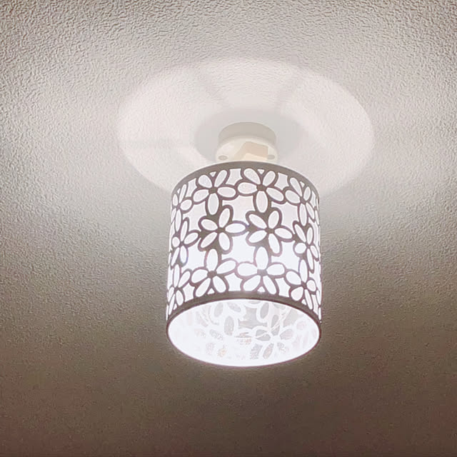 Fsliving シーリングライト 可愛い お花 引掛式 4畳 トイレ照明 玄関照明 和室 北欧 和風 引掛式 小型シーリングライト 工事不要 照明器具 天井照明 簡単取付 省エネ 節電 E26のレビュー クチコミとして参考になる投稿9枚