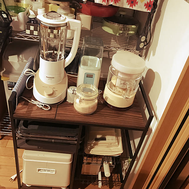 キッチンワゴン 天板付き キャスター付き ワゴン 北欧 スリム レトロ 収納 ラック 台 調味料 キッチン 収納 棚 アンティーク 食品 おしゃれ カフェ ヴィンテージ スパイスラック カゴ付き 木製 ストック ブラック 黒 ブラウンのレビュー クチコミとして参考になる投稿1枚