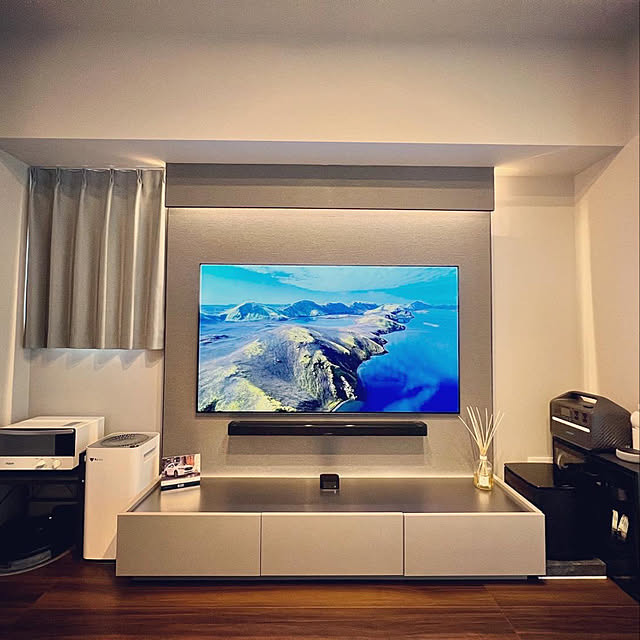 写真付きレビュー テレビ台 テレビボード 180cm ステンレス ステンレス天板 グレー 収納棚 リビング 収納 パソコン台 テレビラック オーディオラック レザー風 おしゃれ シック かっこいい 収納 半完成品 フロート 福袋の通販商品 口コミ情報 Roomclipショッピング